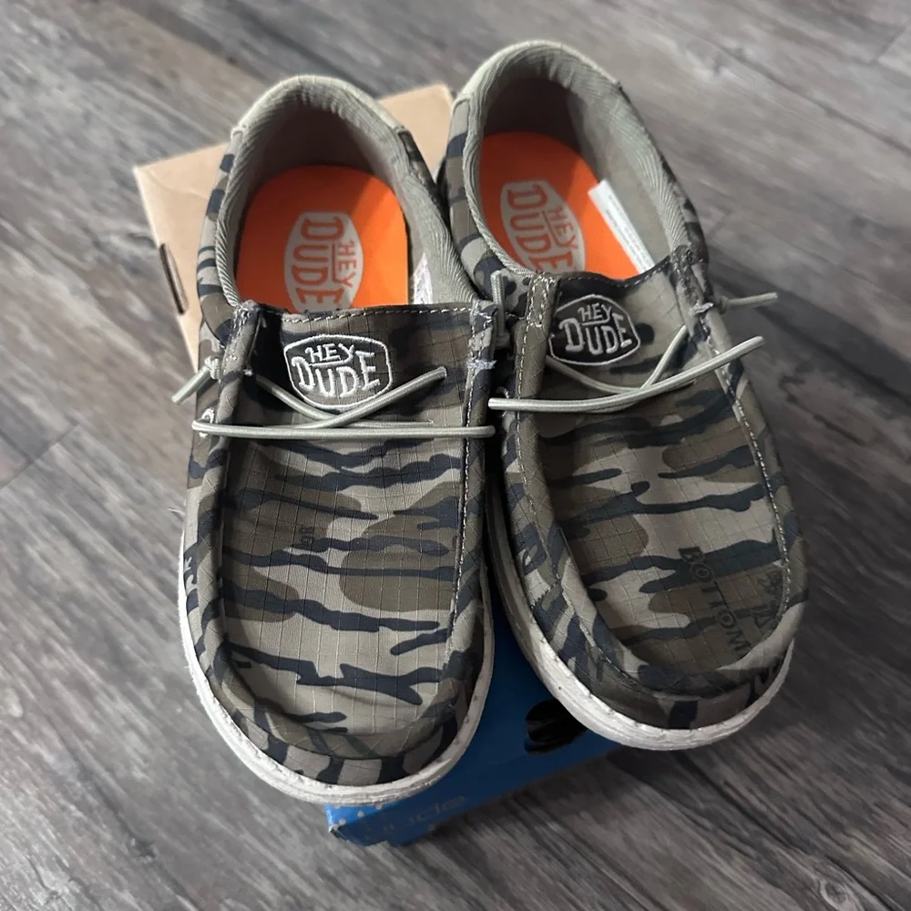 Camo hey dudes